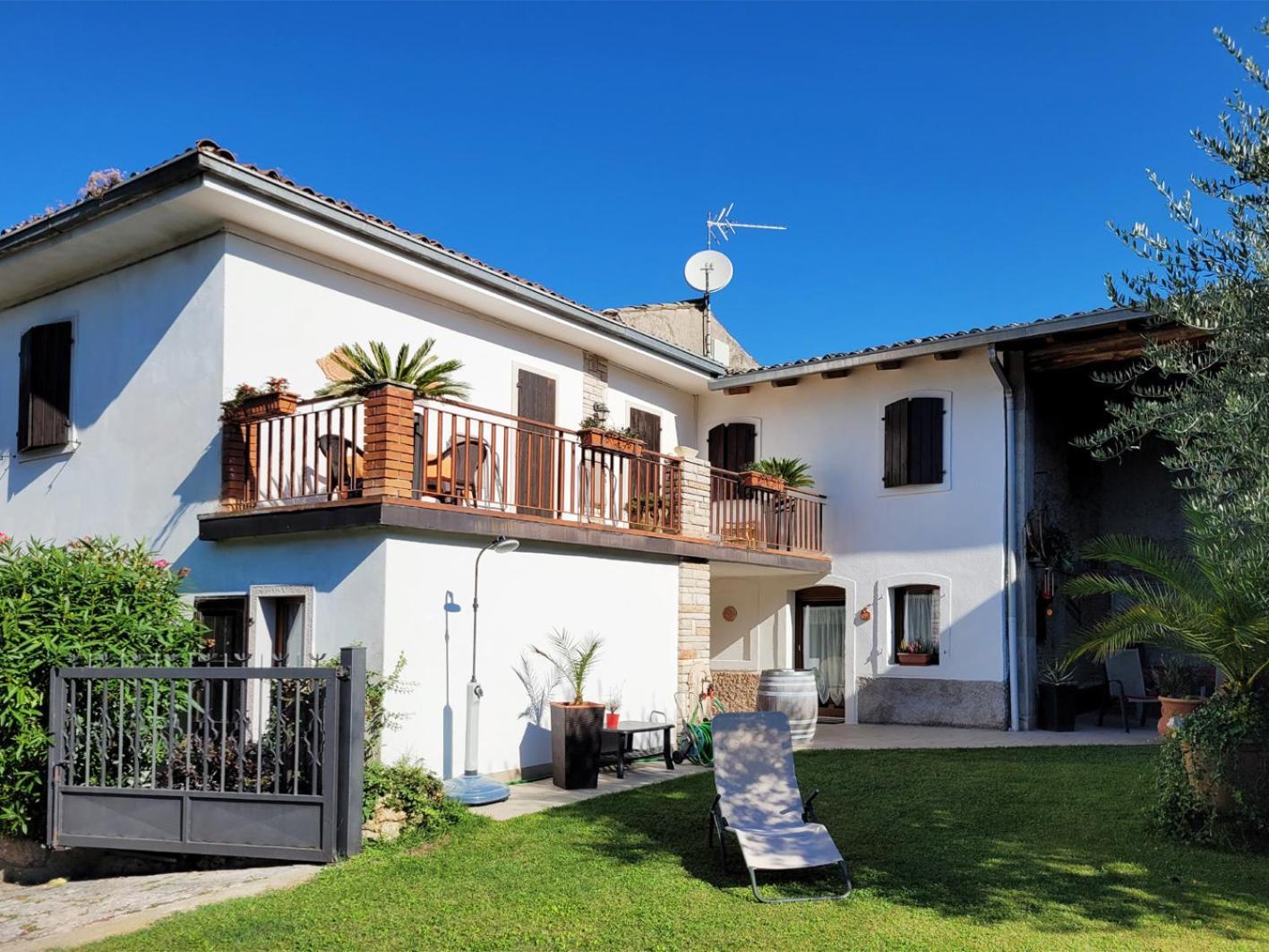 Casa Rustica Con Giardino Villa Caprino Veronese Exterior photo